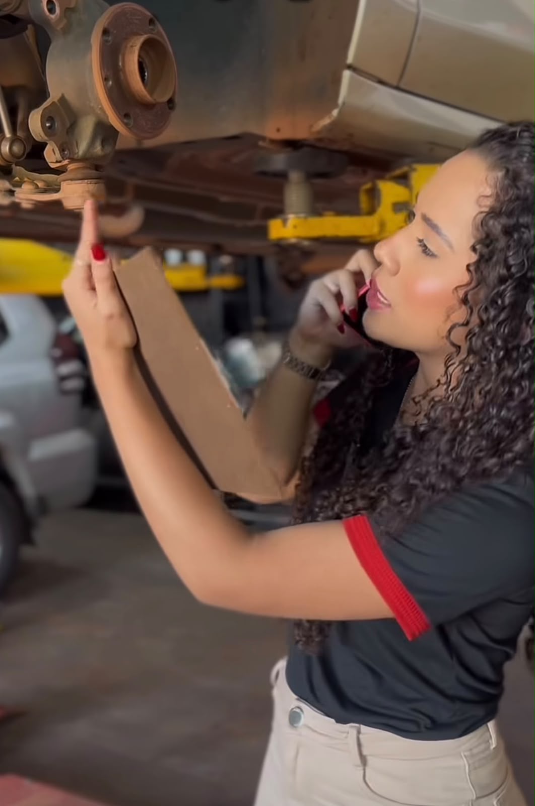 Atendimento personalizado da Adenir com o cliente